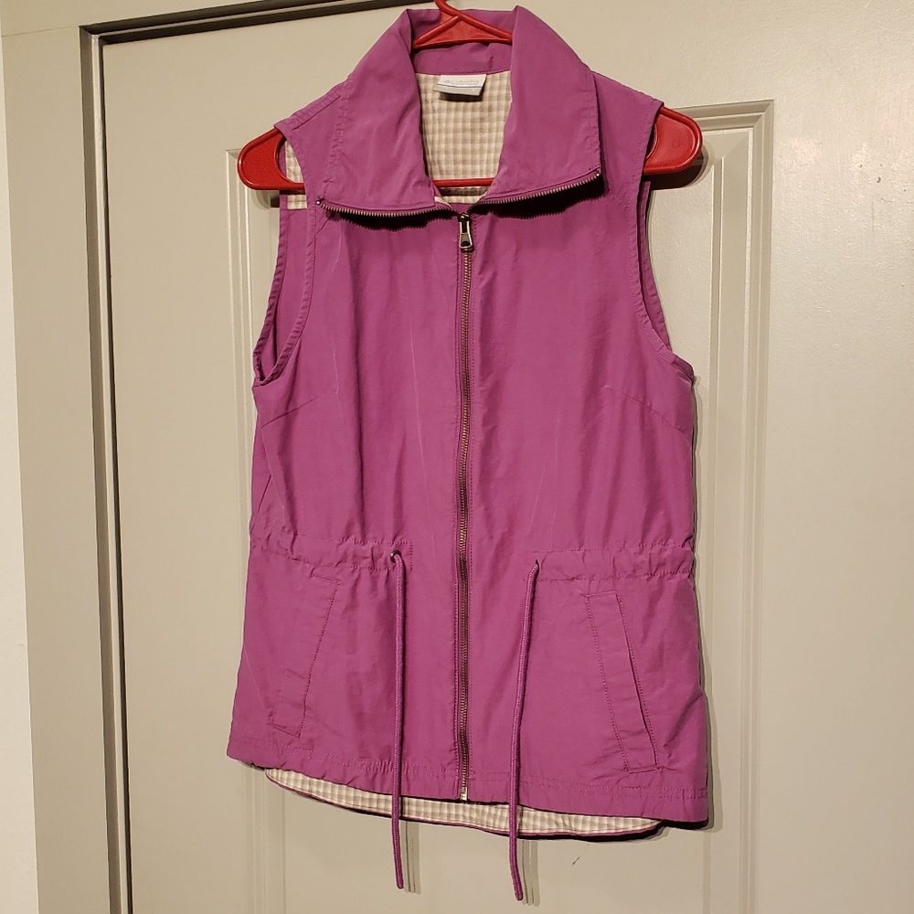Columbia size small zip up vest.